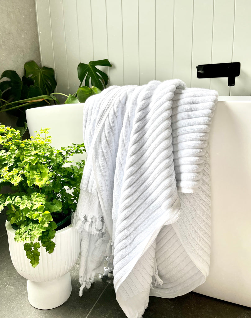 THIRSTY TOWEL CO. Limited Edition WHITE MARSHMELLOW Turkish Bath Sheet Towel 100% Cotton